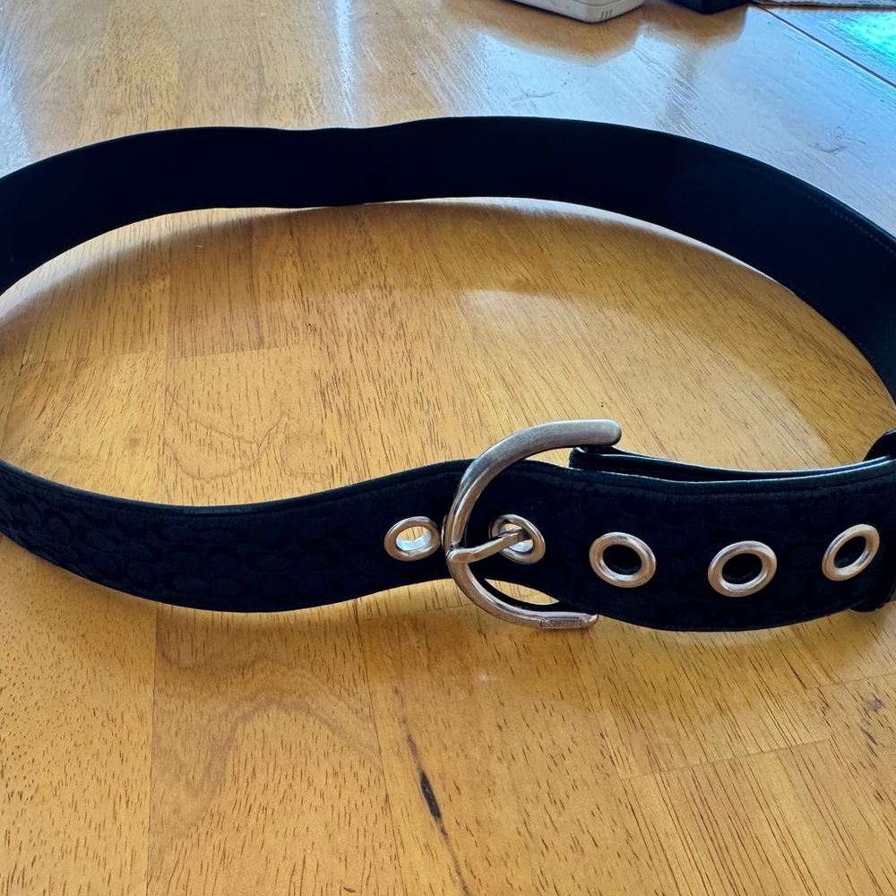 Women’s Coach Belt, Size M